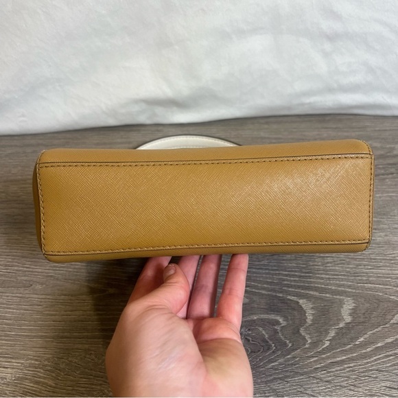 TORY BURCH Brown & Ivory Emerson Color-Block Small Top Handle Crossbody Bag - Picture 10 of 15